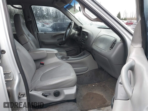 1999 Ford Expedition XLT z VIN 1FMPU18L7XLA72471, wystawiony jako IAAI lot #41604688 z przebiegiem 288 349 mil mil oraz . Historia ofert i sprzedaży dostępna na DreamBid. Obrazek 5.