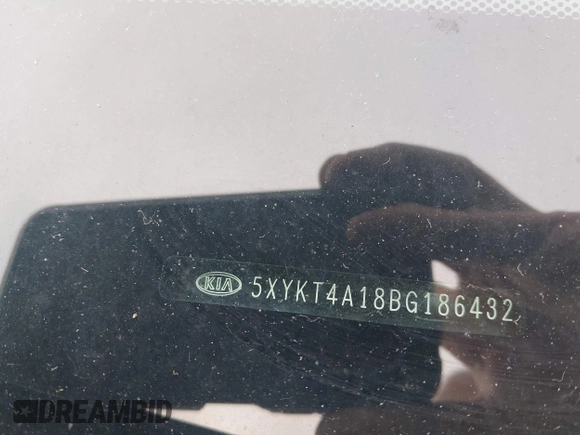 2011 Kia Sorento LX with VIN 5XYKT4A18BG186432, listed as a IAAI auction lot 42065088 with 202,122 mi miles. Bid and sale history available at carsss.com. Image 13.