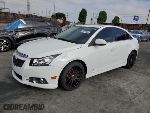 2014 Chevrolet Cruze 2LT z VIN 1G1PE5SB9E7436879, wystawiony jako Copart lot #59379565 z przebiegiem 183 282 mil mil oraz Czysty tytuł • Clean title. Historia ofert i sprzedaży dostępna na DreamBid. Obrazek 1.