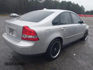 2006 Volvo S40 2.4L with VIN YV1MS382762220598, listed as a IAAI auction lot 41538927 with 115,966 mi miles. Bid and sale history available at carsss.com. Image 4.