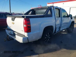 2007 Chevrolet Avalanche 3LT z VIN 3GNFK12367G277363, wystawiony jako IAAI lot #41395929 z przebiegiem 149 864 mil mil oraz . Historia ofert i sprzedaży dostępna na DreamBid. Obrazek 4.