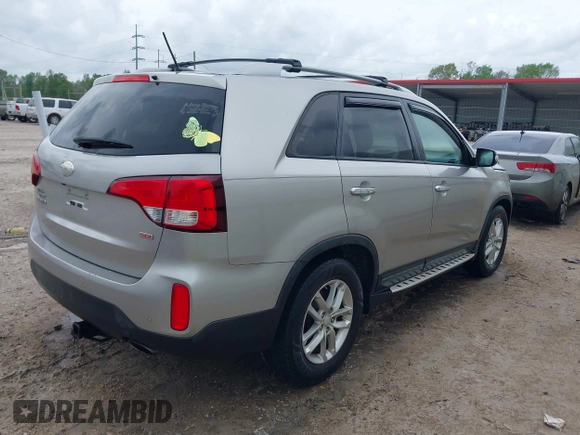 2014 Kia Sorento LX with VIN 5XYKT4A7XEG532862, listed as a IAAI auction lot 41896329 with 97,861 mi miles and . Bid and sale history available at carsss.com. Image 4.