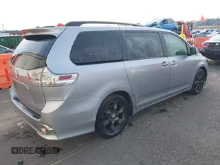 2011 Toyota Sienna SE with VIN 5TDXK3DC4BS070311, listed as a IAAI auction lot 41379741 with 138,589 mi miles. Bid and sale history available at carsss.com. Image 4.