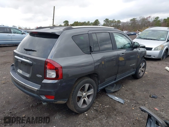 2017 Jeep Compass Latitude с VIN 1C4NJDEBXHD100521, выставлен на аукционе IAAI как лот 40924755 с пробегом 94 505 миль миль и . История ставок и продаж доступна на DreamBid. Изображение 4.