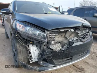 2020 Kia Sorento EX z VIN 5XYPHDA58LG708648, wystawiony jako IAAI lot #42022837 z przebiegiem 80 127 mil mil oraz . Historia ofert i sprzedaży dostępna na DreamBid. Obrazek 6.