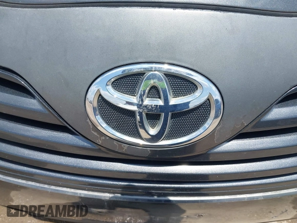 2008 Toyota Camry LE z VIN 4T1BE46K68U772433, wystawiony jako IAAI lot #42375510 z przebiegiem 168 152 mil mil oraz . Historia ofert i sprzedaży dostępna na DreamBid. Obrazek 6.