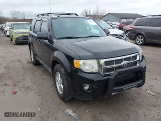 2010 Ford Escape XLT with VIN 1FMCU9DGXAKB80067, listed as a IAAI auction lot 41801696 with 200,927 mi miles. Bid and sale history available at carsss.com. Image 1.