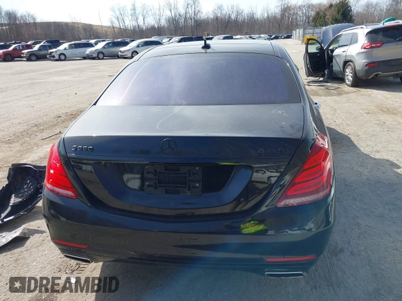 2015 Mercedes-Benz S 550 z VIN WDDUG8FB6FA135044, wystawiony jako IAAI lot #41791414 z przebiegiem 155 938 mil mil oraz . Historia ofert i sprzedaży dostępna na DreamBid. Obrazek 16.