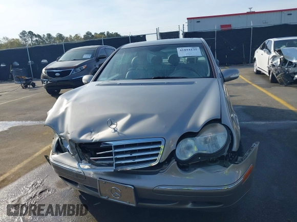 2004 Mercedes-Benz C 240 z VIN WDBRF61J74A618477, wystawiony jako IAAI lot #41894135 z przebiegiem 103 171 mil mil oraz . Historia ofert i sprzedaży dostępna na DreamBid. Obrazek 11.