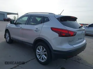 2017 Nissan Rogue SV z VIN JN1BJ1CP5HW030515, wystawiony jako IAAI lot #41892304 z przebiegiem 83 794 mil mil oraz . Historia ofert i sprzedaży dostępna na DreamBid. Obrazek 3.