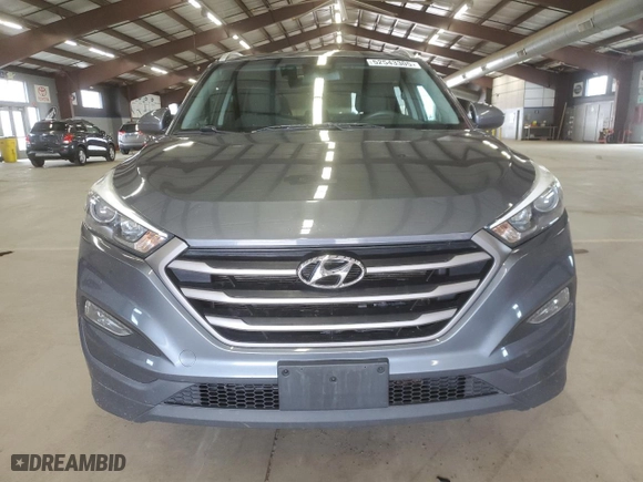 2016 Hyundai Tucson SE with VIN KM8J33A44GU106206, listed as a Copart auction lot 52543305 with 116,751 mi miles and Clean Title. Bid and sale history available at carsss.com. Image 5.
