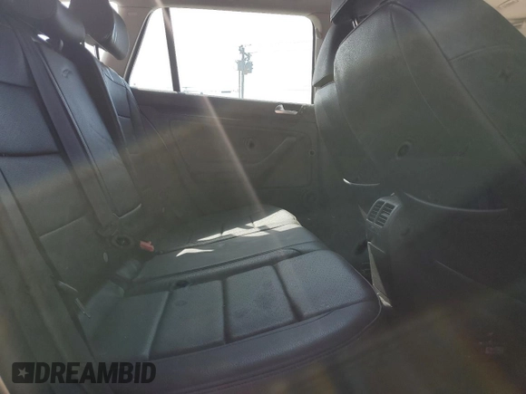 2013 Volkswagen Jetta TDI w/Sunroof & Nav с VIN 3VWPL7AJ7DM674619, выставлен на аукционе Copart как лот 56596355 с пробегом 114 801 миль миль и Списание • Salvage title. История ставок и продаж доступна на DreamBid. Изображение 10.