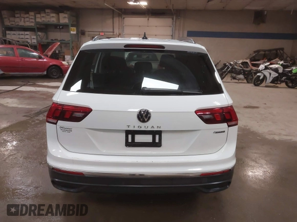 2022 Volkswagen Tiguan S with VIN 3VV0B7AX1NM066089, listed as a IAAI auction lot 41686335 with 64,115 mi miles. Bid and sale history available at carsss.com. Image 16.