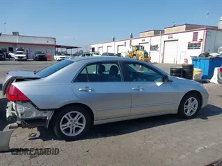 2006 Honda Accord EX с VIN 1HGCM56736A167038, выставлен на аукционе IAAI как лот 42464608 с пробегом 193 989 миль миль и . История ставок и продаж доступна на DreamBid. Изображение 14.