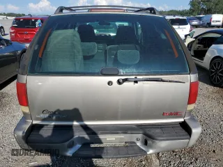 2000 GMC Jimmy SLS Base with VIN 1GKCS18W0YK167906, listed as a Copart auction lot 73840484 with 141,230 mi miles and Salvage Title. Bid and sale history available at carsss.com. Image 6.