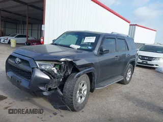 2014 Toyota 4Runner SR5 z VIN JTEZU5JR0E5071498, wystawiony jako IAAI lot #42050372 z przebiegiem 109 448 mil mil oraz . Historia ofert i sprzedaży dostępna na DreamBid. Obrazek 2.