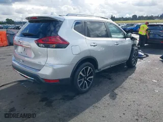 2020 Nissan Rogue SL with VIN 5N1AT2MT1LC765826, listed as a IAAI auction lot 40621492 with 17,864 mi miles. Bid and sale history available at carsss.com. Image 4.