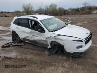 2016 Jeep Cherokee Latitude z VIN 1C4PJMCS9GW115686, wystawiony jako Copart lot #51826375 z przebiegiem 121 678 mil mil oraz Szkoda całkowita • Salvage title. Historia ofert i sprzedaży dostępna na DreamBid. Obrazek 4.