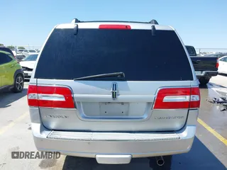 2013 Lincoln Navigator z VIN 5LMJJ2H58DEL03767, wystawiony jako IAAI lot #41986480 z przebiegiem 171 007 mil mil oraz . Historia ofert i sprzedaży dostępna na DreamBid. Obrazek 16.