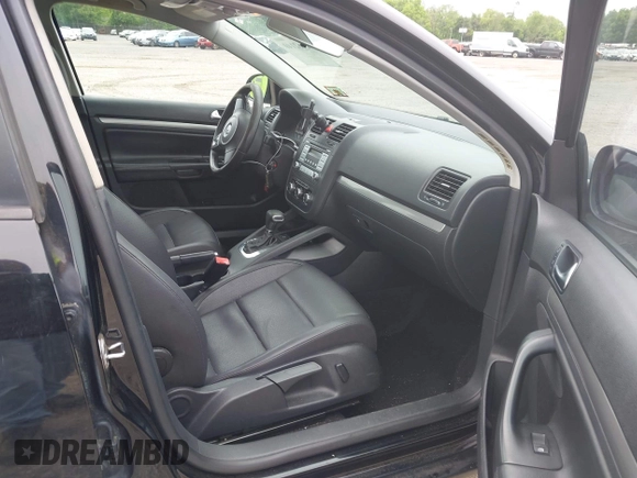 2010 Volkswagen Jetta Limited Edition with VIN 3VWRZ7AJ0AM105047, listed as a IAAI auction lot 42462140 with 199,668 mi miles and . Bid and sale history available at DreamBid. Image 5.
