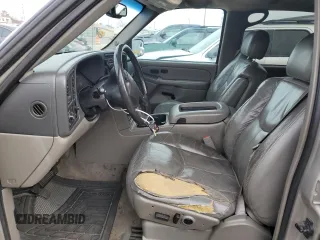 2004 Chevrolet Suburban Z71 with VIN 3GNFK16Z14G116946, listed as a Copart auction lot 80437924 with 319,240 mi miles and Non Repairable. Bid and sale history available at carsss.com. Image 7.