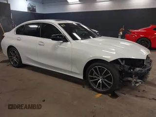 2020 BMW 3 Series 330i xDrive с VIN 3MW5R7J00L8B18897, выставлен на аукционе IAAI как лот 42580568 с пробегом 48 737 миль миль и . История ставок и продаж доступна на DreamBid. Изображение 1.