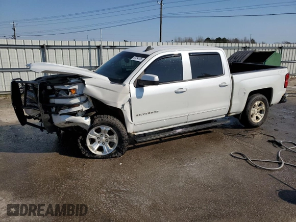 2018 Chevrolet Silverado 1500 LT with VIN 3GCUKREC0JG596842, listed as a Copart auction lot 47394105 with 135,583 mi miles and Salvage Title. Bid and sale history available at carsss.com. Image 1.