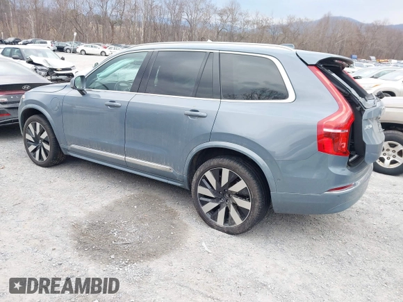 2023 Volvo XC90 Ultimate Bright Theme with VIN YV4H60CA3P1950747, listed as a IAAI auction lot 41677410 with 27,723 mi miles and . Bid and sale history available at DreamBid. Image 3.