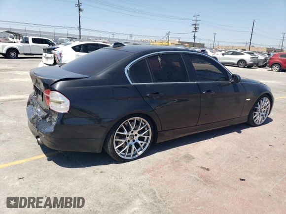 2007 BMW 3 Series 335i z VIN WBAVB73577VF54567, wystawiony jako Copart lot #56411365 z przebiegiem 136 341 mil mil oraz Szkoda całkowita • Salvage title. Historia ofert i sprzedaży dostępna na DreamBid. Obrazek 3.