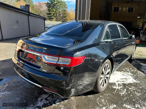 2017 Lincoln Continental Livery with VIN 1LN6L9UK9H5617828, listed as a Copart auction lot 81454764 with 236,983 mi miles and Clean Title. Bid and sale history available at carsss.com. Image 4.