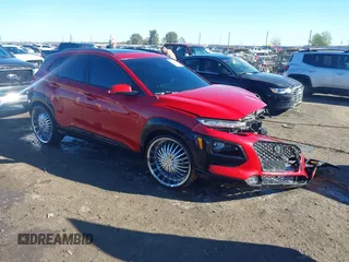 2020 Hyundai Kona Limited z VIN KM8K33A5XLU411426, wystawiony jako IAAI lot #40864297 z przebiegiem 41 991 mil mil oraz . Historia ofert i sprzedaży dostępna na DreamBid. Obrazek 1.