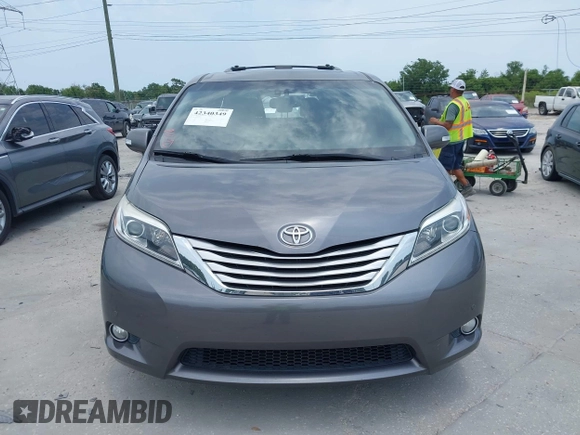 2017 Toyota Sienna XLE z VIN 5TDDZ3DC6HS147381, wystawiony jako IAAI lot #42340349 z przebiegiem 137 246 mil mil oraz . Historia ofert i sprzedaży dostępna na DreamBid. Obrazek 12.