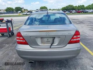 2005 Mercedes-Benz C 230 Kompressor с VIN WDBRF40J75A783792, выставлен на аукционе IAAI как лот 42772016 с пробегом 137 891 миль миль и . История ставок и продаж доступна на DreamBid. Изображение 16.