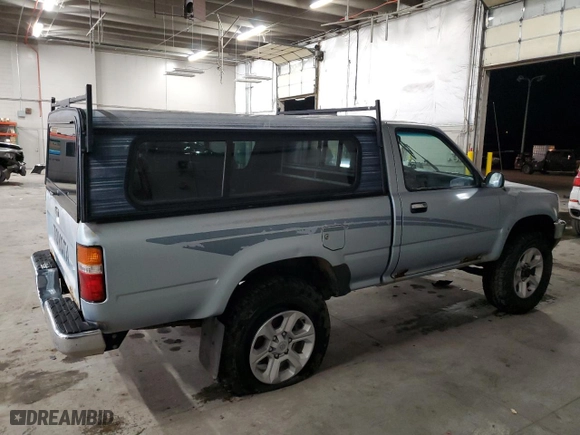 1990 Toyota 4WD Pickups DLX with VIN JT4RN01P5L0007647, listed as a Copart auction lot 83492474 with NaN miles and Clean Title. Bid and sale history available at carsss.com. Image 3.