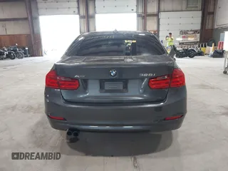 2013 BMW 3 Series 328i xDrive с VIN WBA3B5G50DNP40353, выставлен на аукционе IAAI как лот 42425411 с пробегом 112 879 миль миль и . История ставок и продаж доступна на DreamBid. Изображение 16.