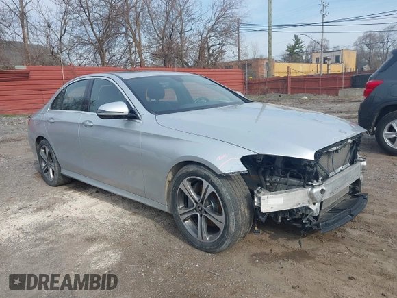 2017 Mercedes-Benz E 300 Luxury with VIN WDDZF4KB0HA091682, listed as a IAAI auction lot 41994966 with 37,238 mi miles and . Bid and sale history available at DreamBid. Image 1.