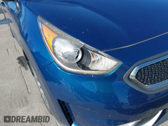 2017 Kia Niro LX with VIN KNDCB3LCXH5075222, listed as a IAAI auction lot 41526017 with 114,309 mi miles. Bid and sale history available at carsss.com. Image 18.