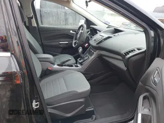 2016 Ford Escape SE z VIN 1FMCU0G73GUB60781, wystawiony jako IAAI lot #42149783 z przebiegiem 135 015 mil mil oraz . Historia ofert i sprzedaży dostępna na DreamBid. Obrazek 5.