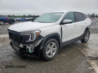 2024 GMC Terrain SLE z VIN 3GKALTEG5RL306490, wystawiony jako Copart lot #61090425 z przebiegiem 27 890 mil mil oraz Czysty tytuł • Clean title. Historia ofert i sprzedaży dostępna na DreamBid. Obrazek 1.