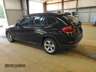 2014 BMW X1 sDrive28i z VIN WBAVM1C52EVW55517, wystawiony jako Copart lot #54991015 z przebiegiem 114 552 mil mil oraz Czysty tytuł • Clean title. Historia ofert i sprzedaży dostępna na DreamBid. Obrazek 2.