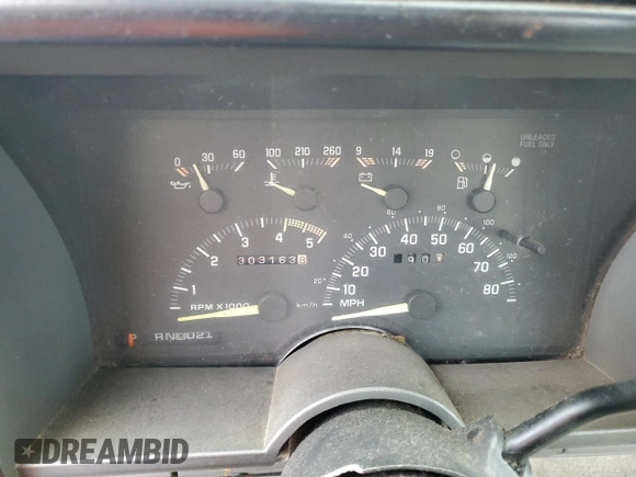 1993 GMC Sierra 1500 with VIN 1GDDC14Z6PZ526240, listed as a Copart auction lot 81913724 with 303,163 mi miles and Salvage Title. Bid and sale history available at DreamBid. Image 9.