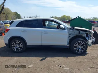 2018 Mitsubishi Outlander SE z VIN JA4AP3AW3JU011695, wystawiony jako IAAI lot #42144112 z przebiegiem 69 228 mil mil oraz . Historia ofert i sprzedaży dostępna na DreamBid. Obrazek 14.