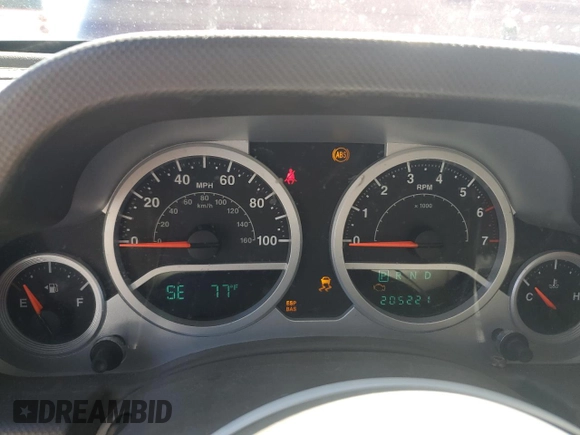 2007 Jeep Wrangler Sahara z VIN 1J8FA54187L131573, wystawiony jako Copart lot #44863875 z przebiegiem 205 221 mil mil oraz Szkoda całkowita • Salvage title. Historia ofert i sprzedaży dostępna na DreamBid. Obrazek 9.