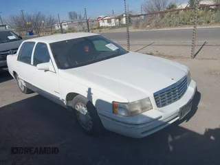 1999 Cadillac DeVille z VIN 1G6KD54Y6XU728681, wystawiony jako IAAI lot #41362191 z przebiegiem 163 540 mil mil oraz . Historia ofert i sprzedaży dostępna na DreamBid. Obrazek 1.