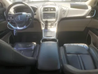 2019 Lincoln Nautilus Reserve z VIN 2LMPJ6LP8KBL14746, wystawiony jako Copart lot #60175275 z przebiegiem 96 405 mil mil oraz Szkoda całkowita • Salvage title. Historia ofert i sprzedaży dostępna na DreamBid. Obrazek 8.