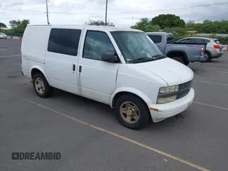 2005 Chevrolet Astro Cargo z VIN 1GCDM19X95B117941, wystawiony jako IAAI lot #41787724 z przebiegiem 118 617 mil mil oraz . Historia ofert i sprzedaży dostępna na DreamBid. Obrazek 1.