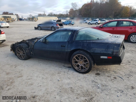 1985 Chevrolet Corvette with VIN 1G1YY0788F5138977, listed as a Copart auction lot 82021484 with 0 mi miles and Non Repairable. Bid and sale history available at carsss.com. Image 2.