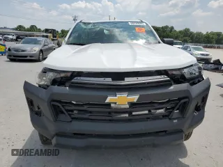 2024 Chevrolet Colorado 4WD Work Truck z VIN 1GCGTBEC6R1124897, wystawiony jako Copart lot #59235665 z przebiegiem 14 521 mil mil oraz Szkoda całkowita • Salvage title. Historia ofert i sprzedaży dostępna na DreamBid. Obrazek 5.