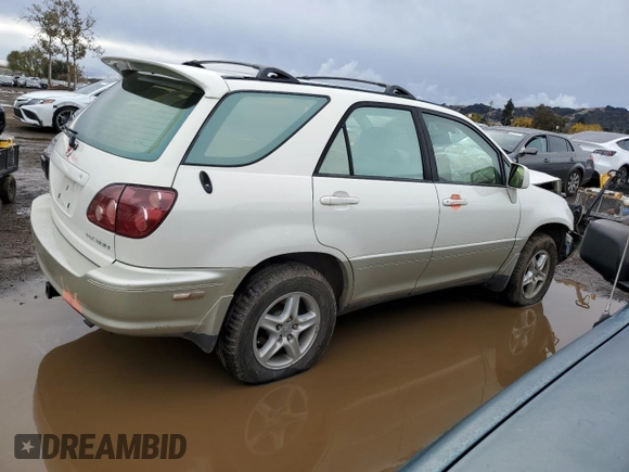 2000 Lexus RX 300 with VIN JT6HF10U6Y0132967, listed as a Copart auction lot 82452084 with 206,616 mi miles and Salvage Title. Bid and sale history available at carsss.com. Image 3.
