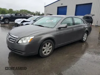 2005 Toyota Avalon XL z VIN 4T1BK36BX5U017137, wystawiony jako Copart lot #57623495 z przebiegiem 130 875 mil mil oraz Szkoda całkowita • Salvage title. Historia ofert i sprzedaży dostępna na DreamBid. Obrazek 1.
